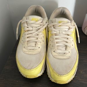 Size women’s 9 Nike Air max 90 SE ‘Princess Charming’ Sneaker | white |